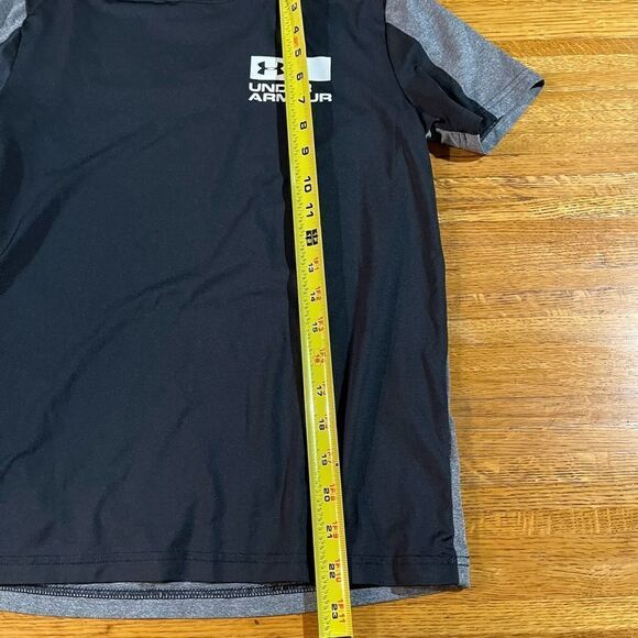 Boys Under Armour Top size Med Loose fit - Picture 3 of 5